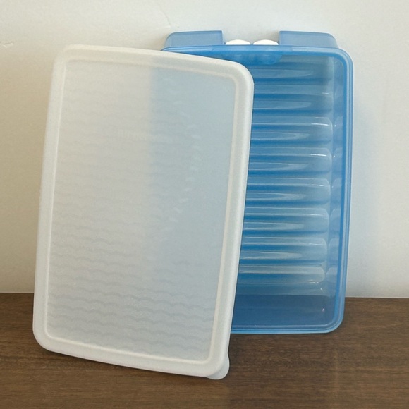 TUPPERWARE FRIDGESMART MEDIUM VENTED VEGGIE FRUIT KEEPER - Picture 5 of 14